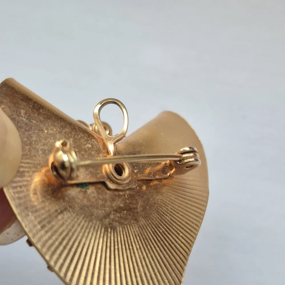 Vintage Gold Tone Starburst Heart Brooch Pendant